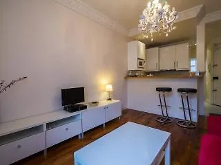 Apartment Champs Elysees Luxe Flat *