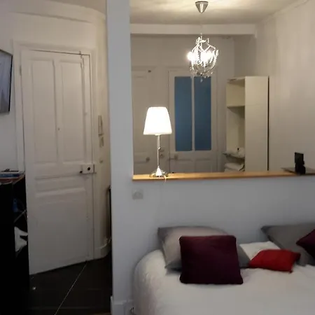 Champs Elysees Luxe Flat Apartment *