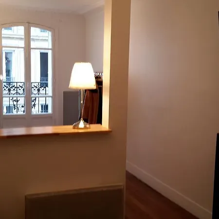 Champs Elysees Luxe Flat